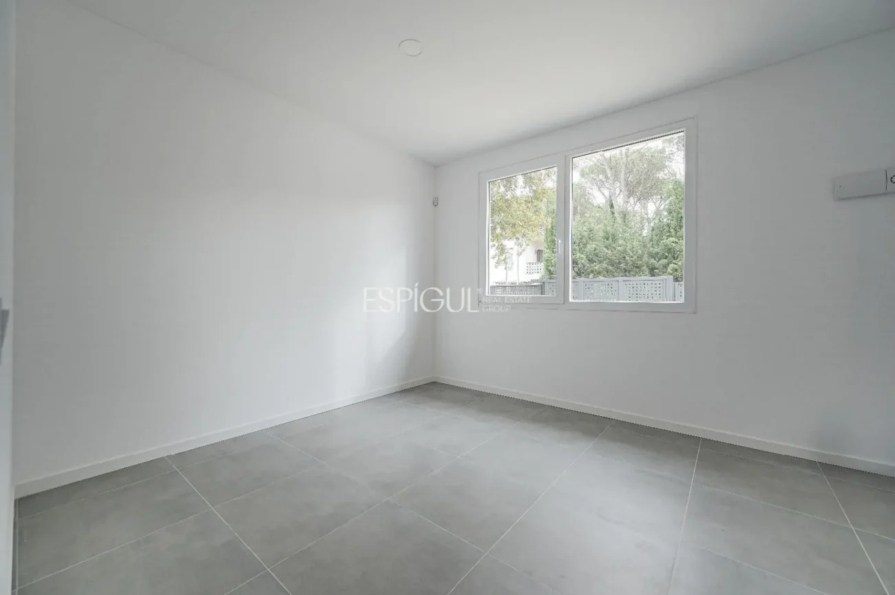 Casa de Obra Nueva con Piscina y Vistas al Bosque en Las Canyera, Llagostera