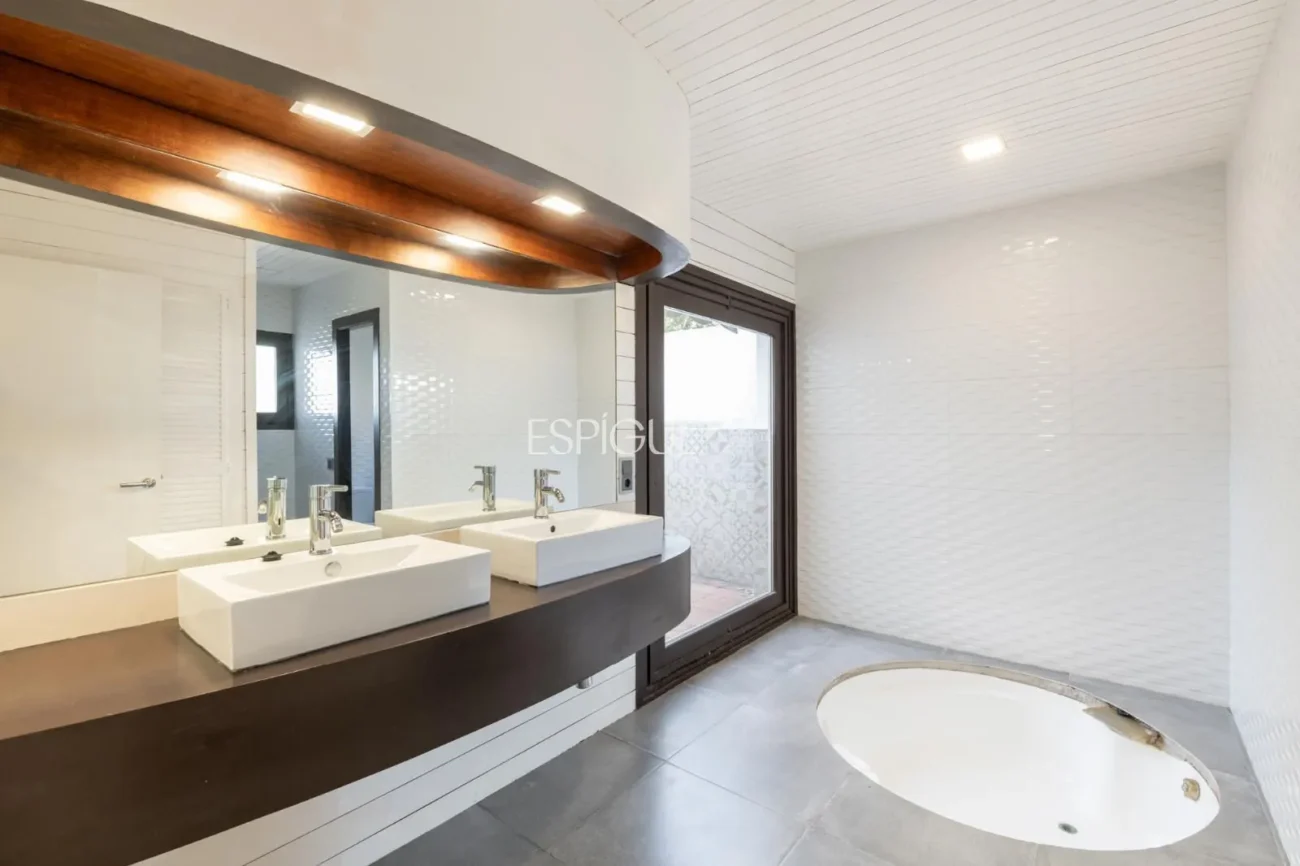 Joyau architectural avec vue imprenable à La Cornisa, Mataró