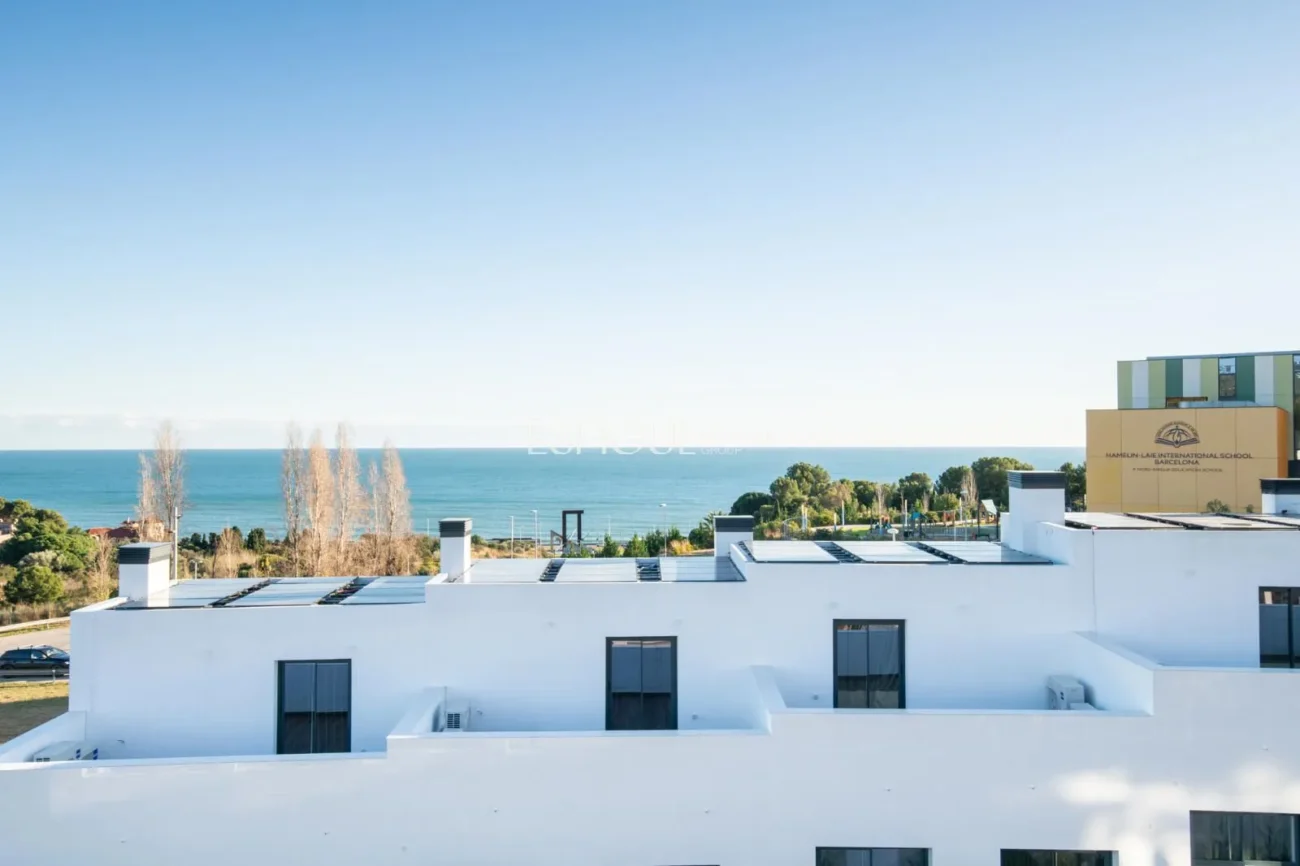 Casa independiente de obra nueva con espectaculares vistas al mar en Montgat