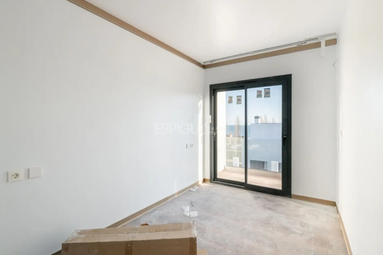 Casa independiente de obra nueva con espectaculares vistas al mar en Montgat