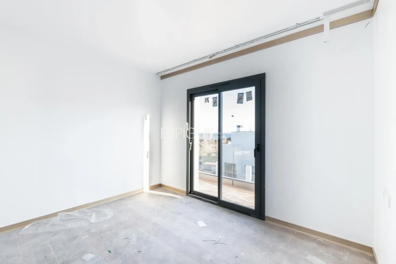 Casa independiente de obra nueva con espectaculares vistas al mar en Montgat