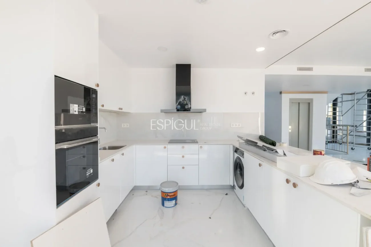 Casa independiente de obra nueva con espectaculares vistas al mar en Montgat