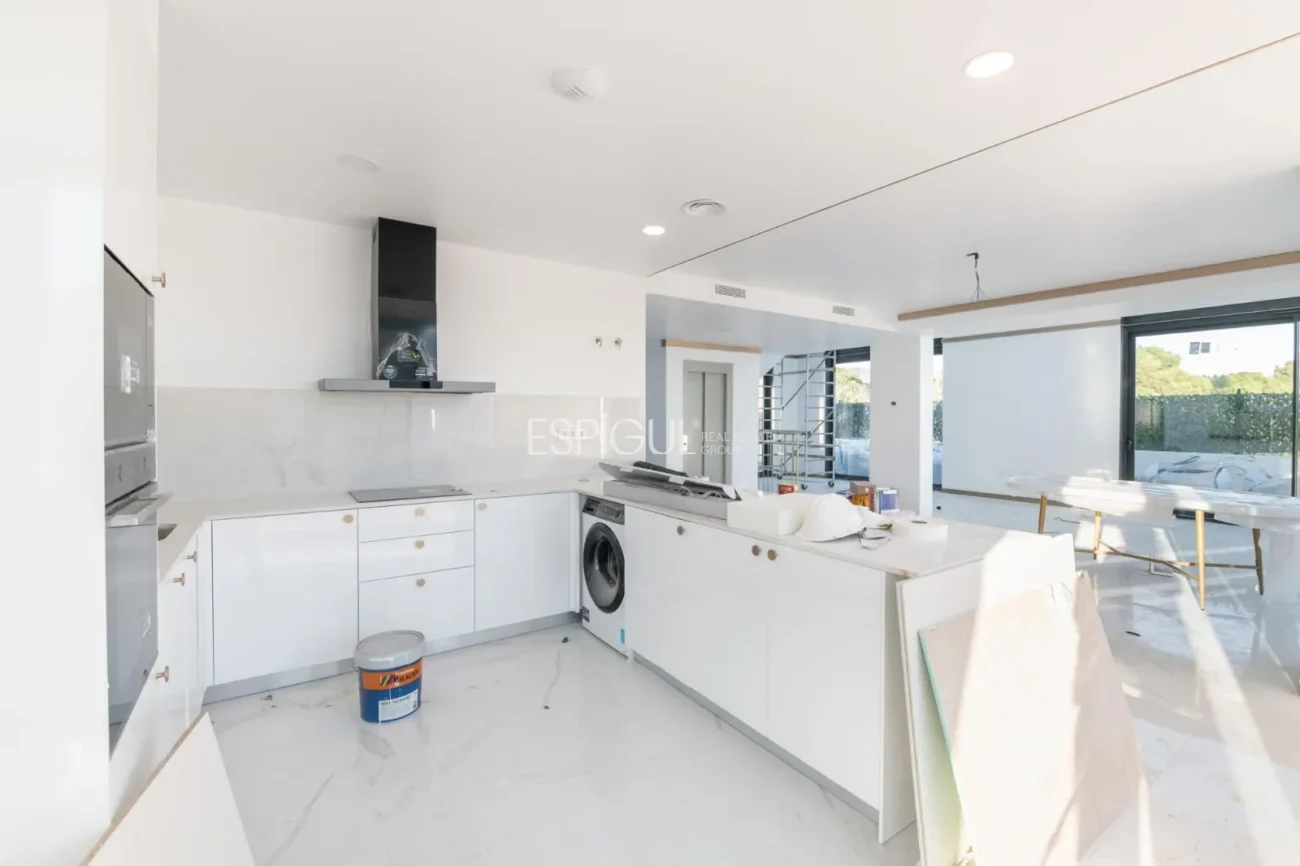 Casa independiente de obra nueva con espectaculares vistas al mar en Montgat