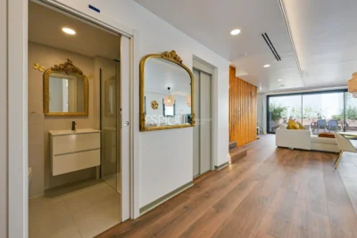 Fully exterior terraced house with 5 bedrooms and sea views in Montgat