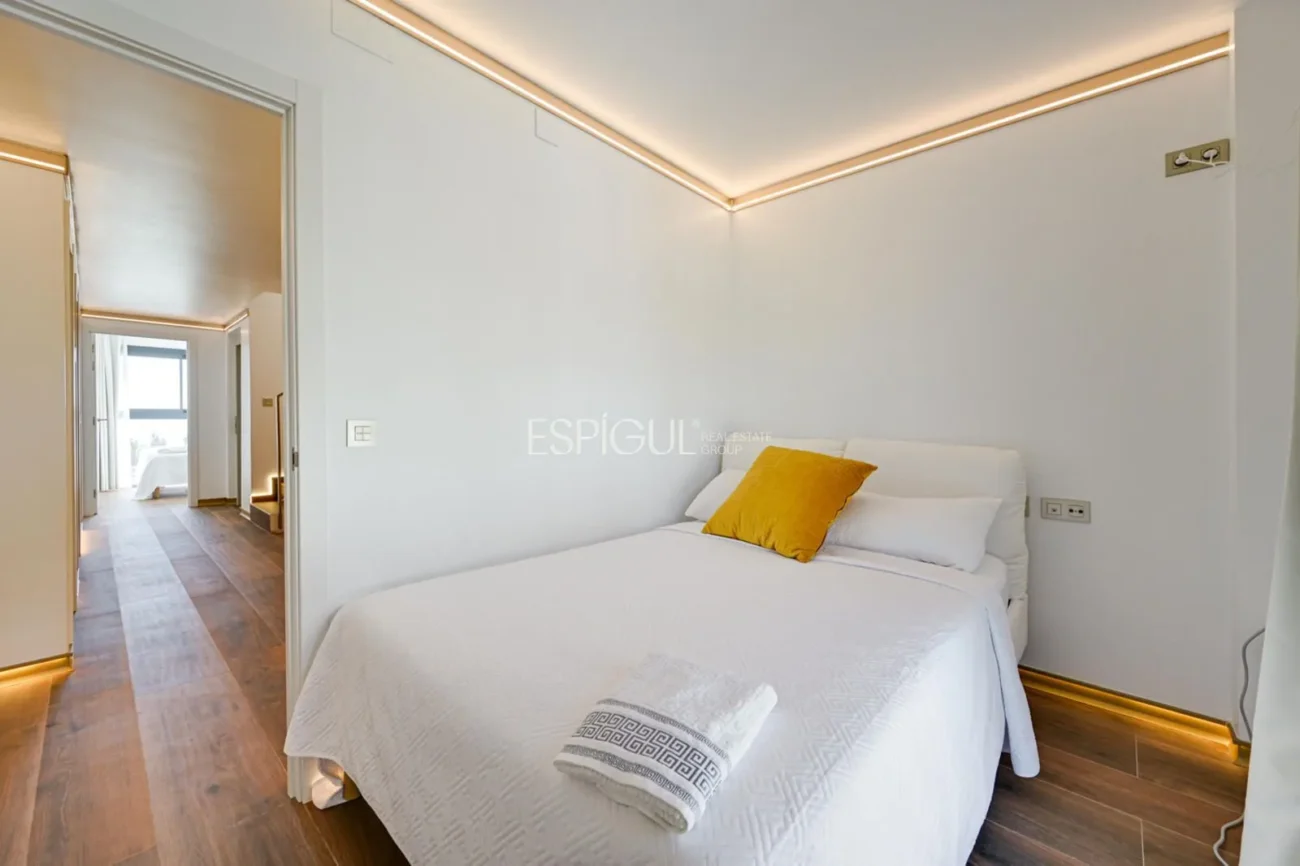 Fully exterior terraced house with 5 bedrooms and sea views in Montgat