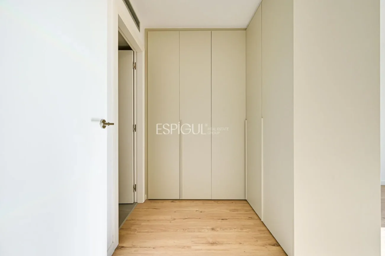 Duplex with private garden for sale in Sants