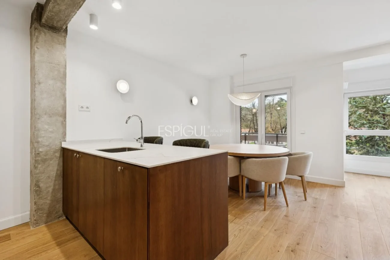 Espectacular piso reformado en Arguelles con terraza