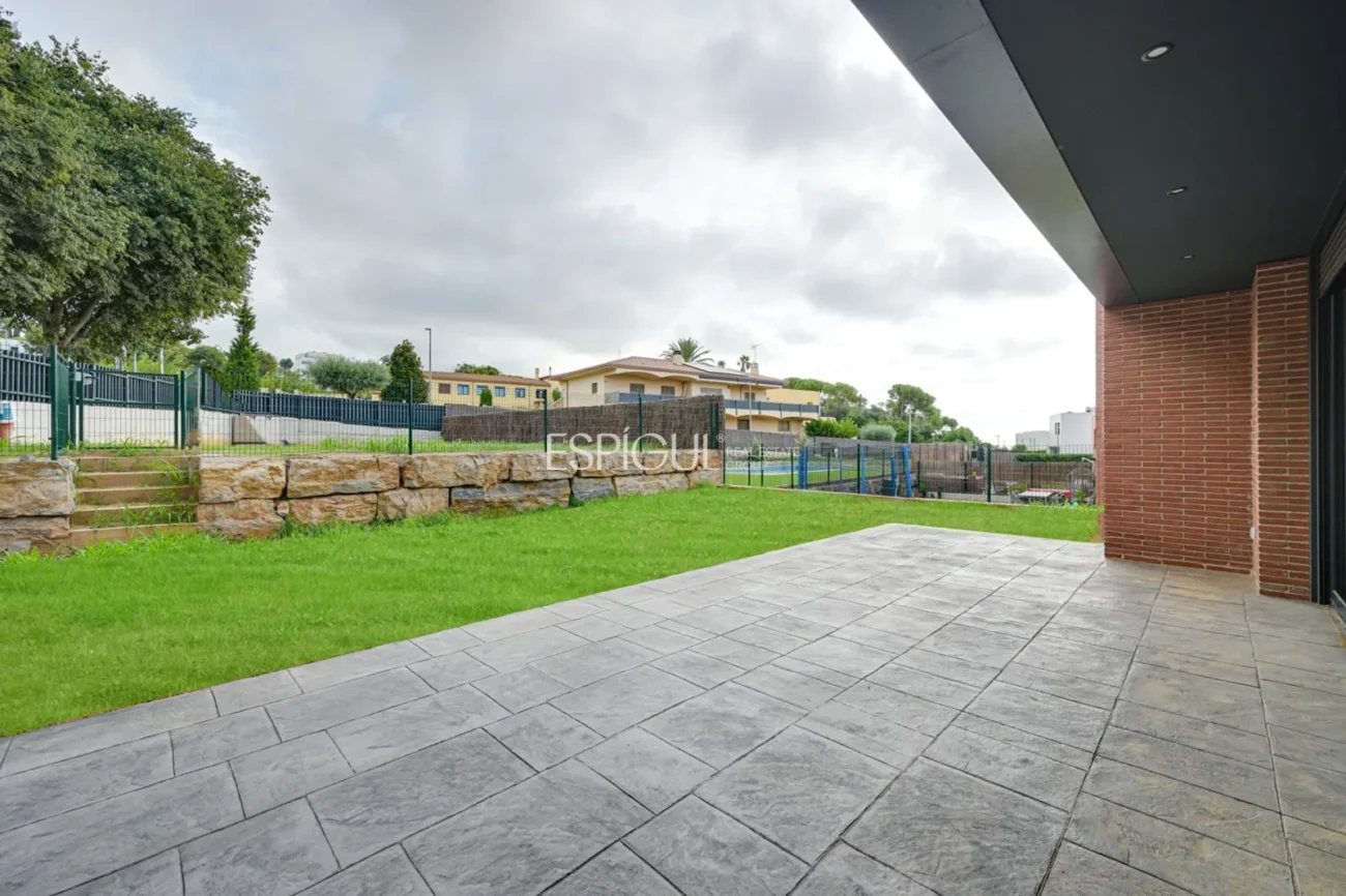 Exclusiva casa unifamiliar de obra nueva en Can Quirze, Mataró