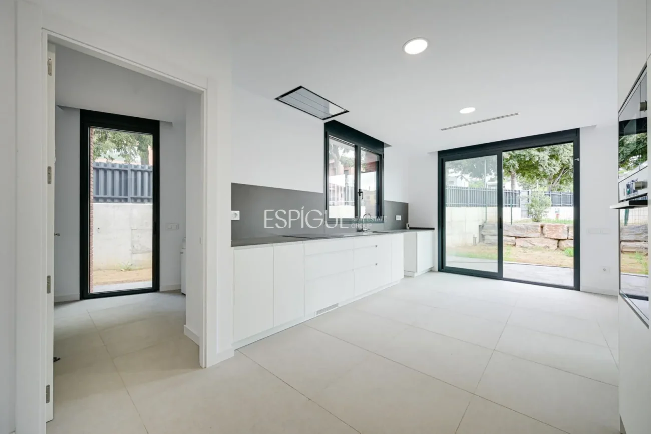 Exclusiva casa unifamiliar de obra nueva en Can Quirze, Mataró