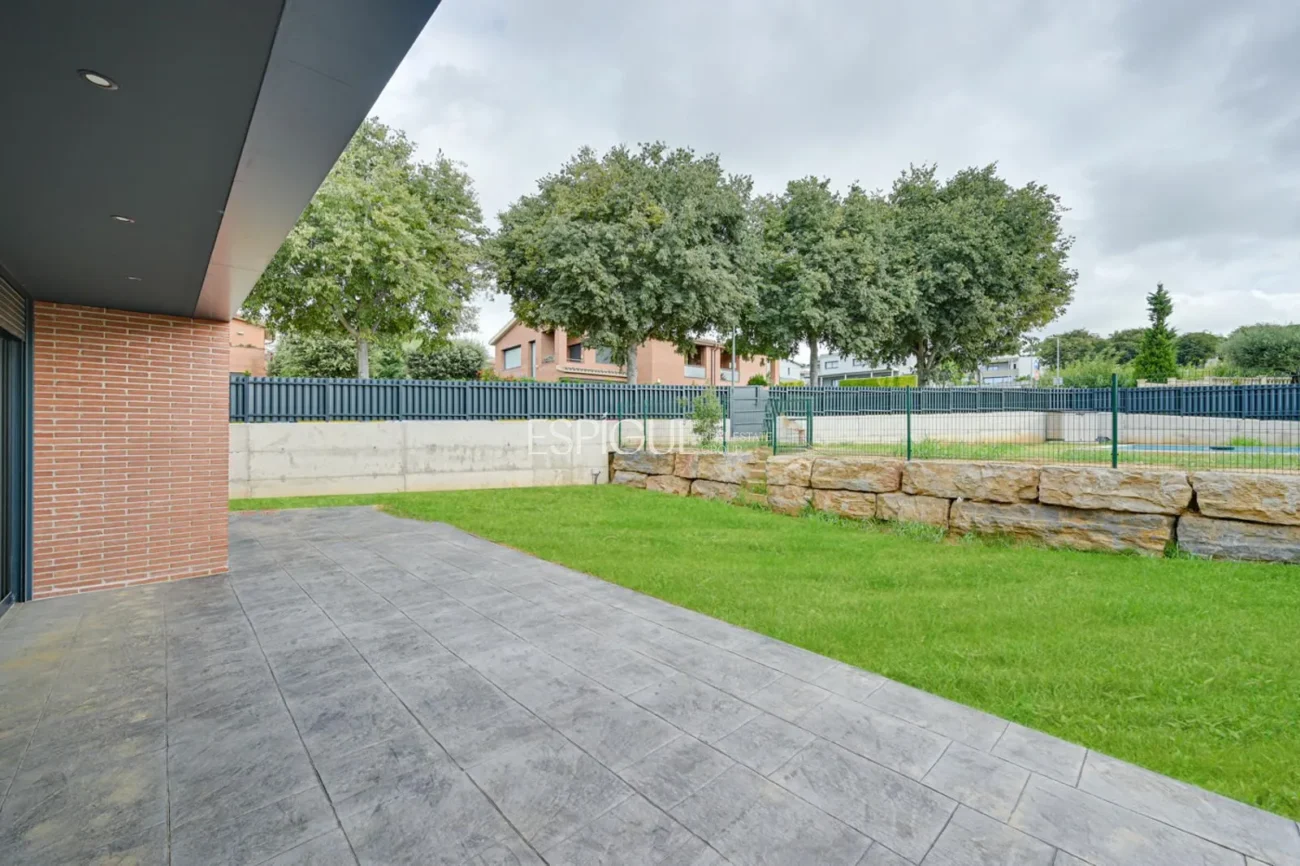 Exclusiva casa unifamiliar de obra nueva en Can Quirze, Mataró