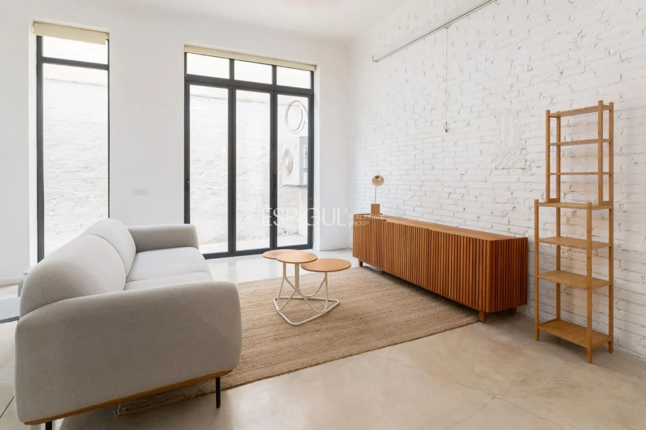 Loft with terrace and high profitability in Poble-sec