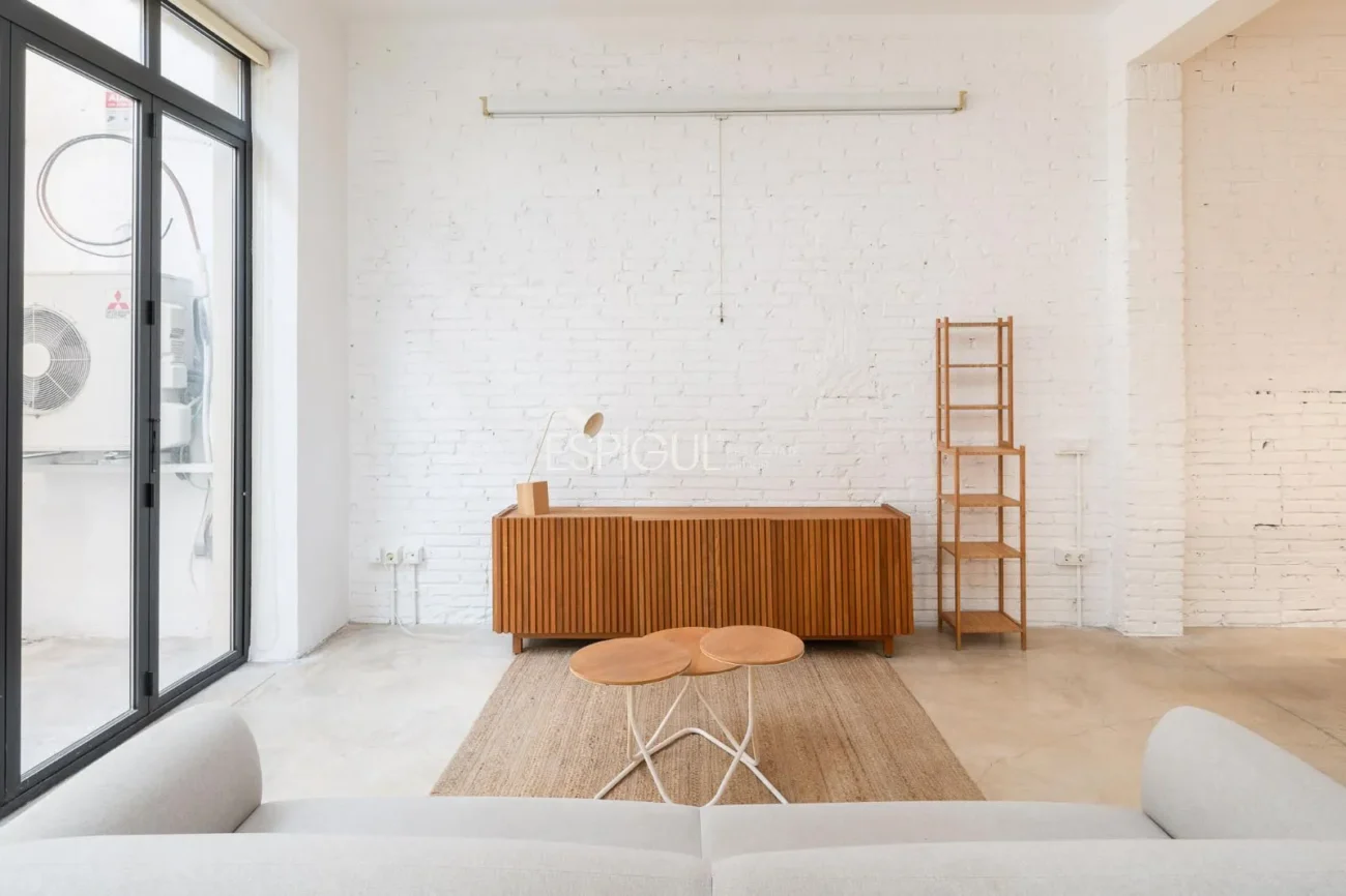 Loft with terrace and high profitability in Poble-sec