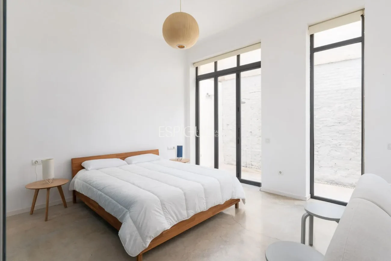 Loft with terrace and high profitability in Poble-sec