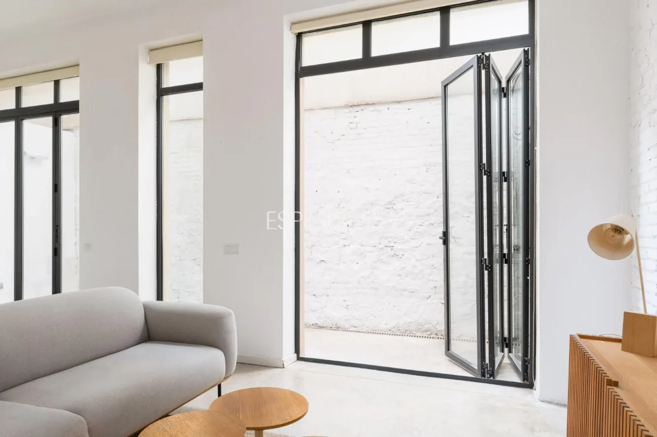 Loft with terrace and high profitability in Poble-sec