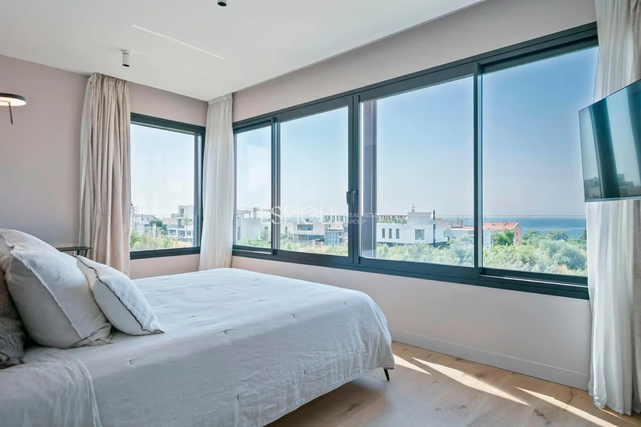 Великолепный отдельно стоящий дом с видом на море и частным бассейном в Монгате