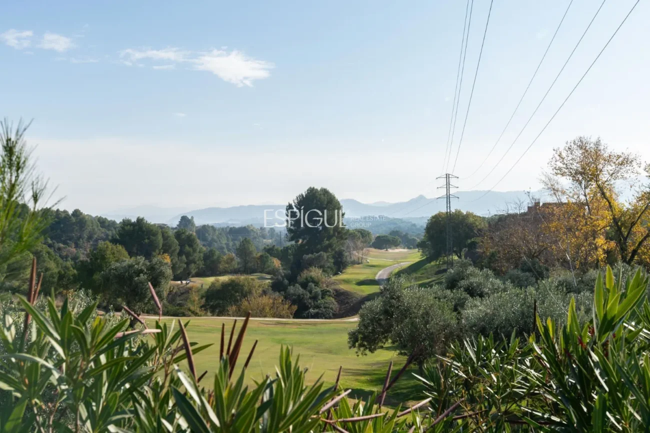 Plot for sale in Golf Masia Bach