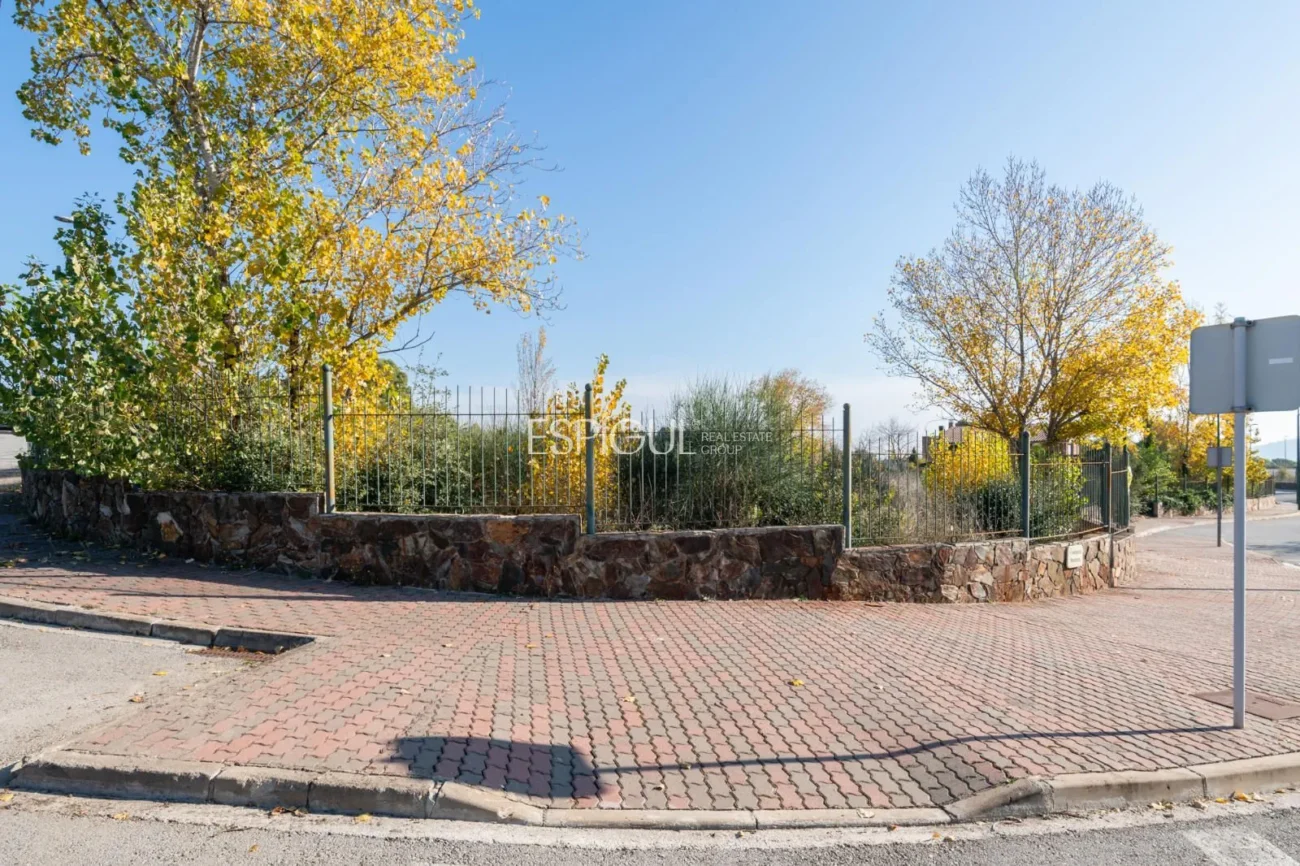 Plot for sale in Golf Masia Bach