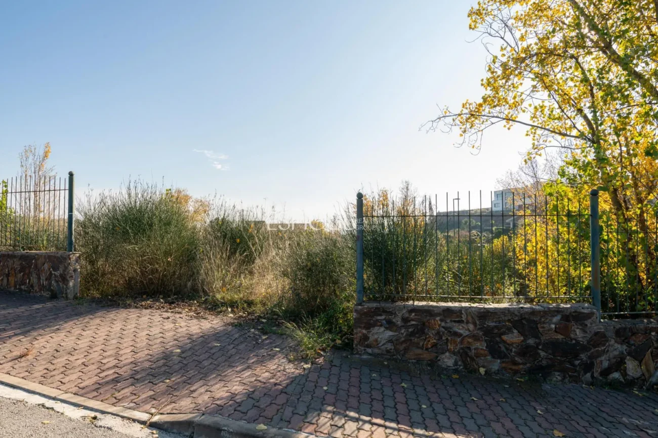 Plot for sale in Golf Masia Bach