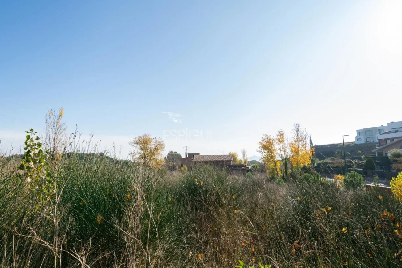 Plot for sale in Golf Masia Bach