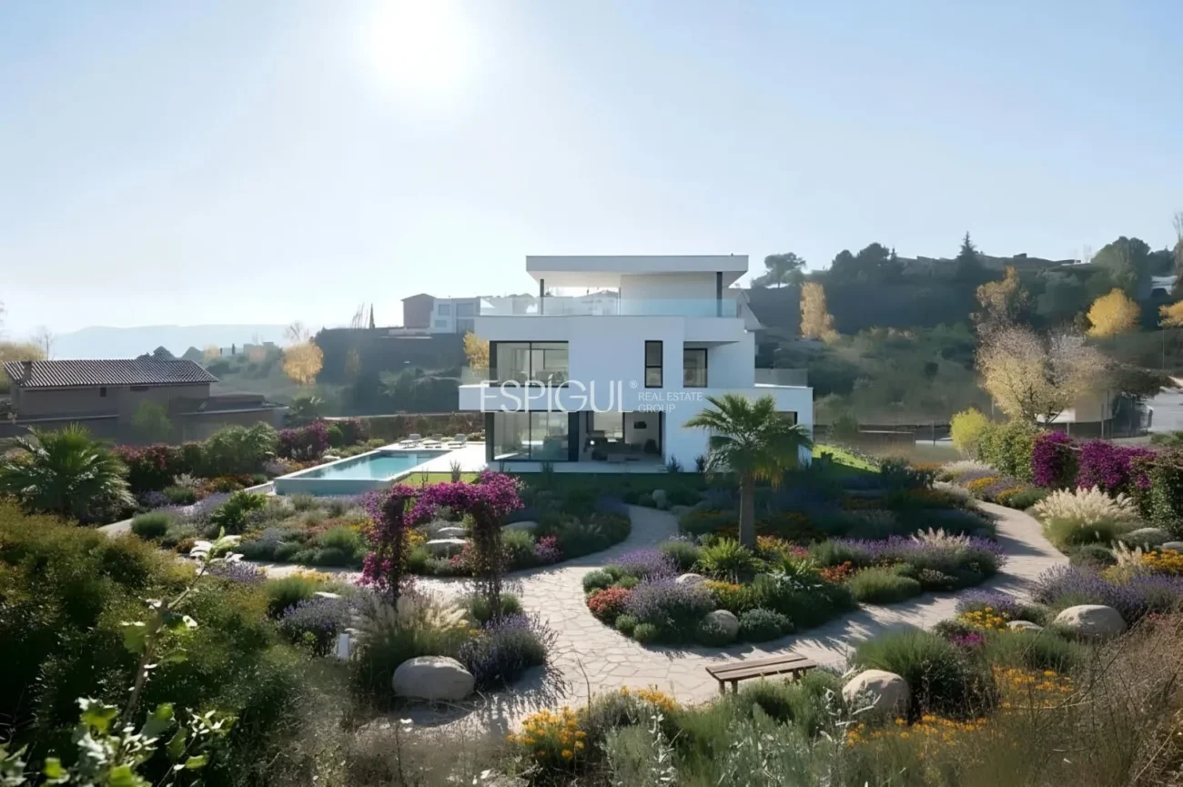 Plot for sale in Golf Masia Bach