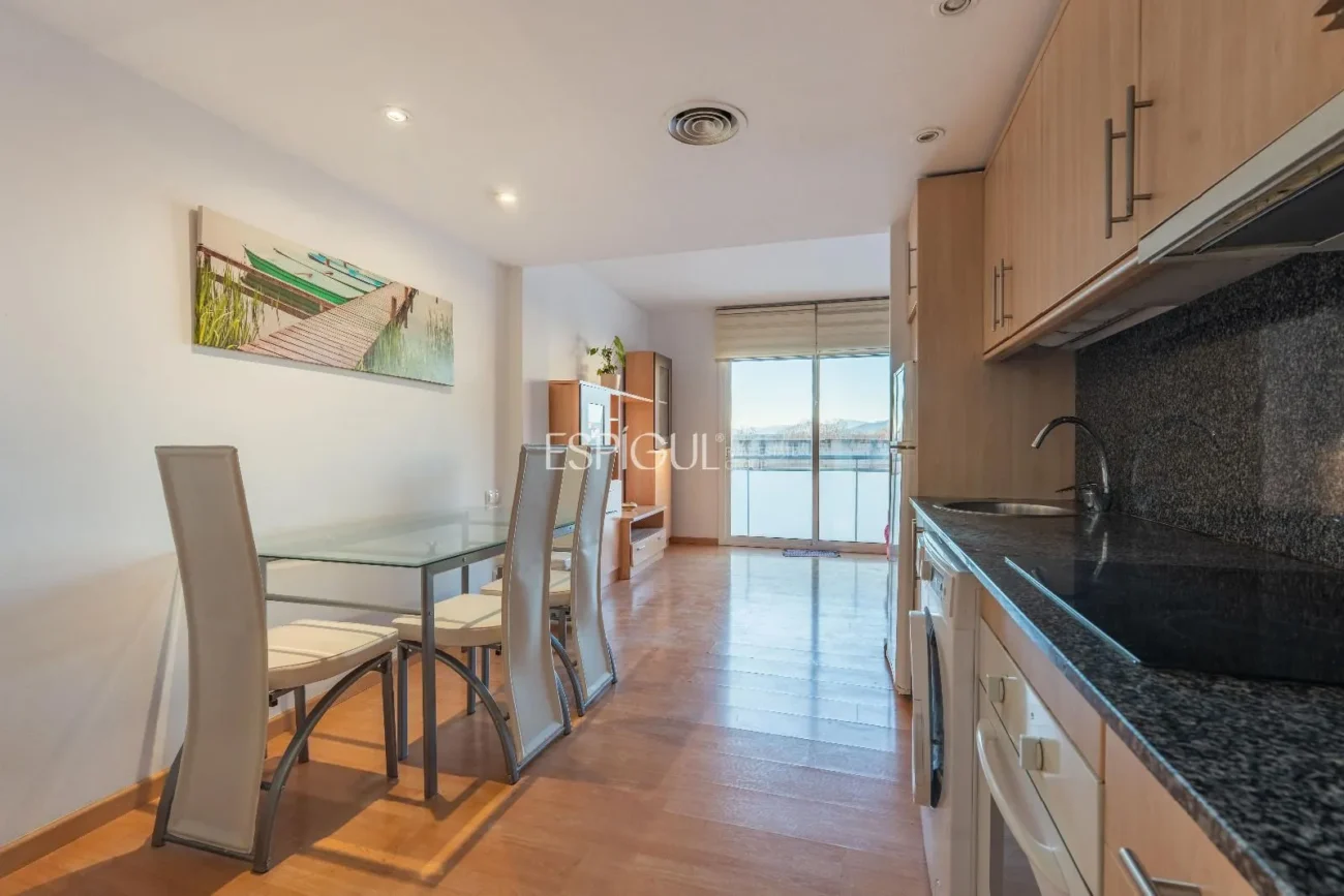 Piso de dos habitaciones en venta zona Migdia