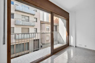 Piso de tres habitaciones alquiler TEMPORAL  (NO VIVIENDA HABITUAL)