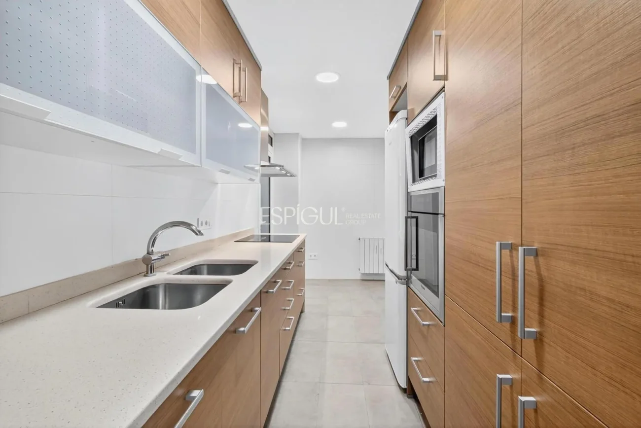 Piso de tres habitaciones alquiler TEMPORAL  (NO VIVIENDA HABITUAL)