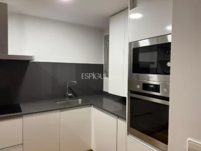 Appartement de trois pièces à louer dans le centre de Gérone