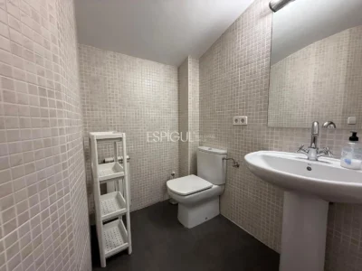 Appartement de trois pièces à louer dans le centre de Gérone