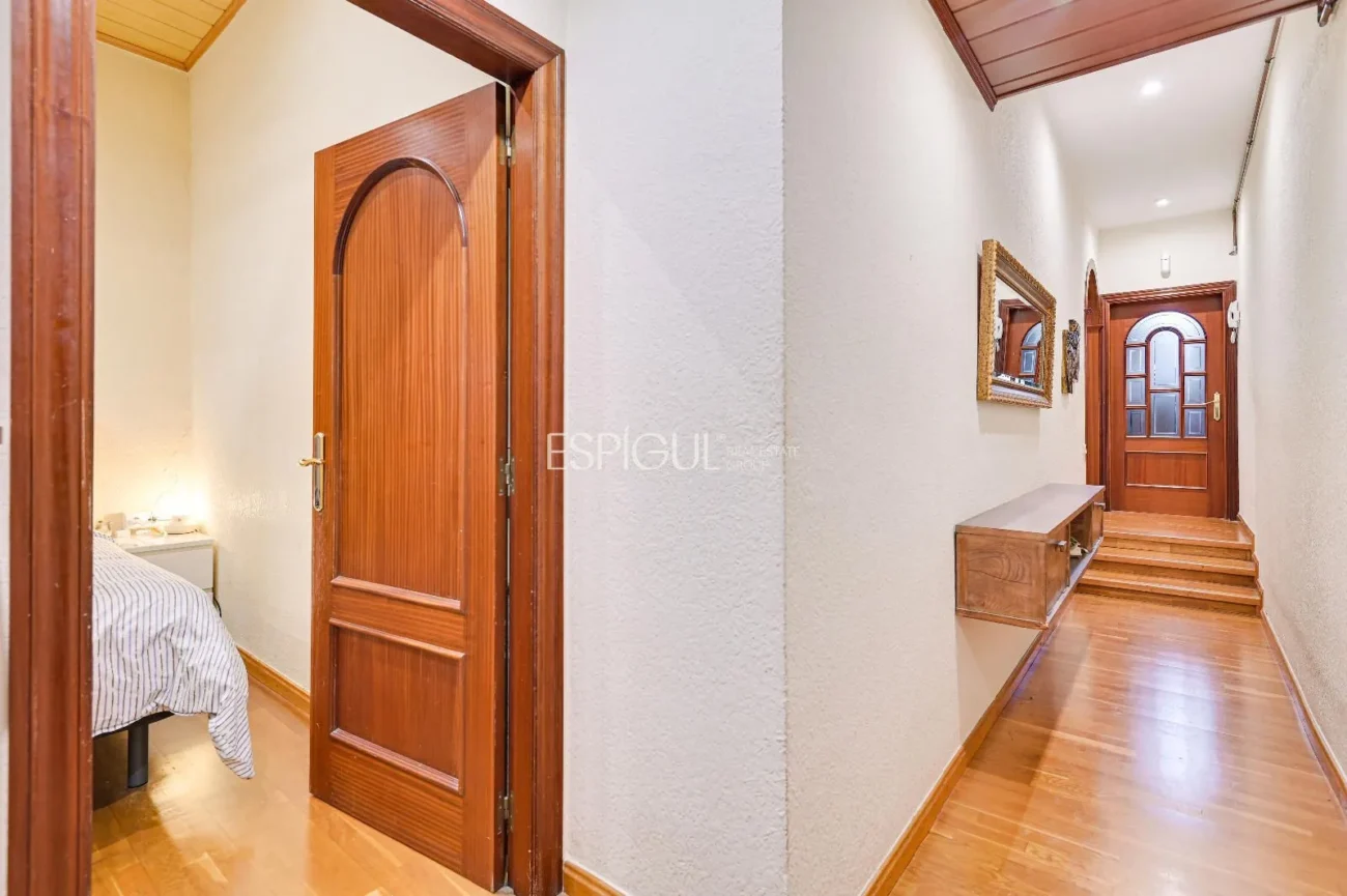 APARTMENT FOR SALE IN THE HEART OF EIXAMPLE