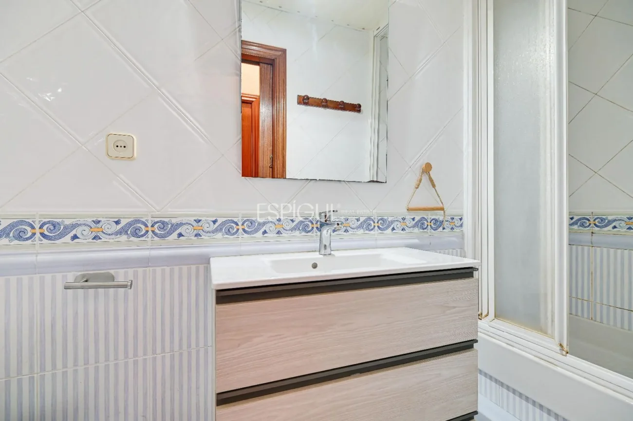 APARTMENT FOR SALE IN THE HEART OF EIXAMPLE