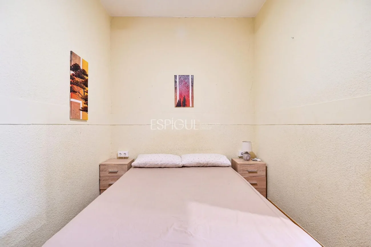 APARTMENT FOR SALE IN THE HEART OF EIXAMPLE