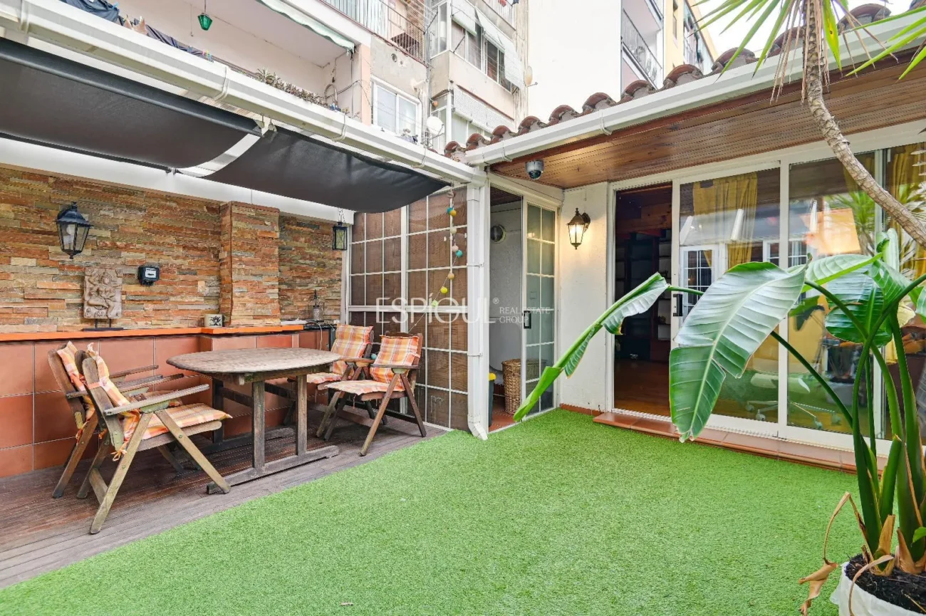 APARTMENT FOR SALE IN THE HEART OF EIXAMPLE