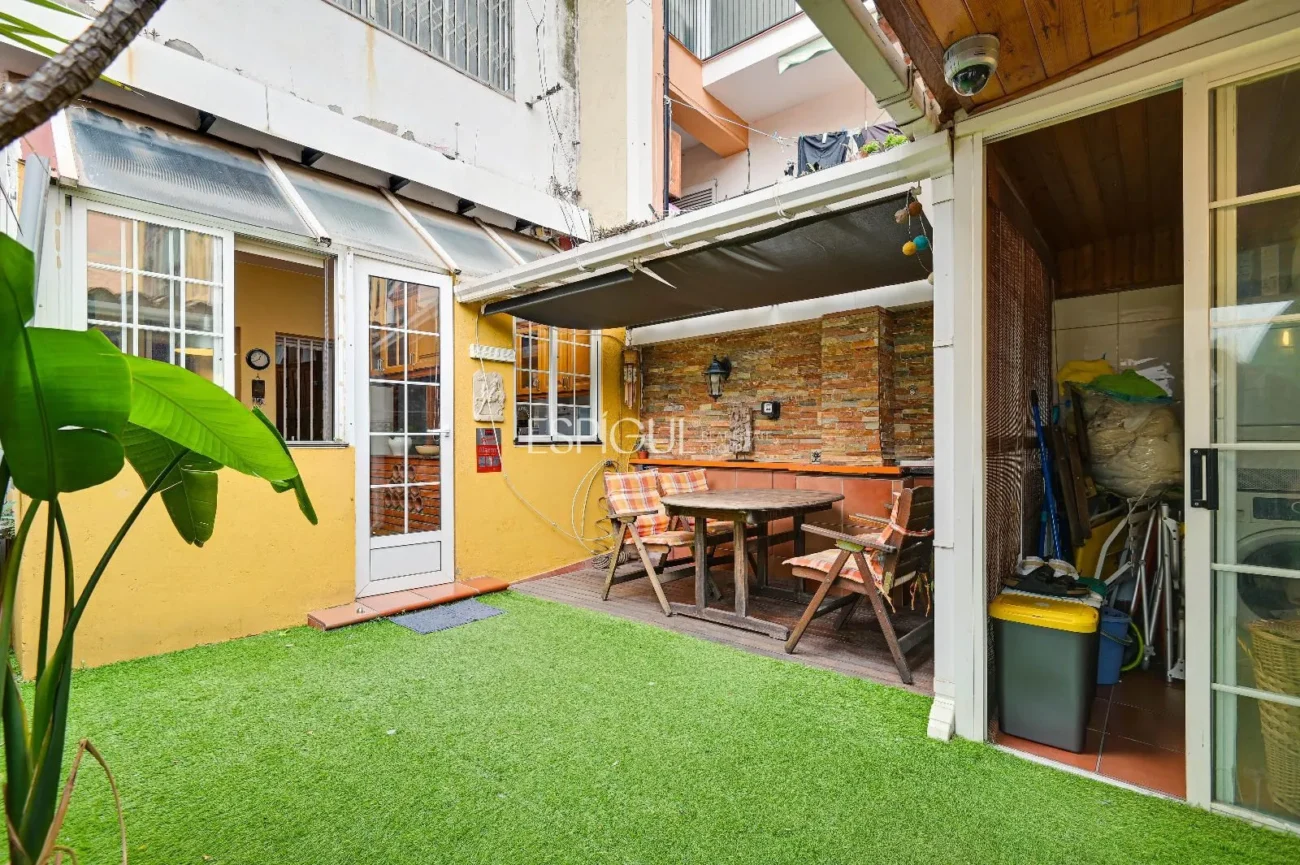 APARTMENT FOR SALE IN THE HEART OF EIXAMPLE