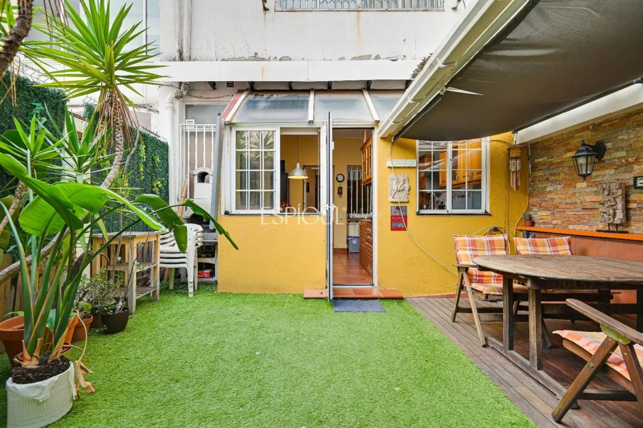 APARTMENT FOR SALE IN THE HEART OF EIXAMPLE