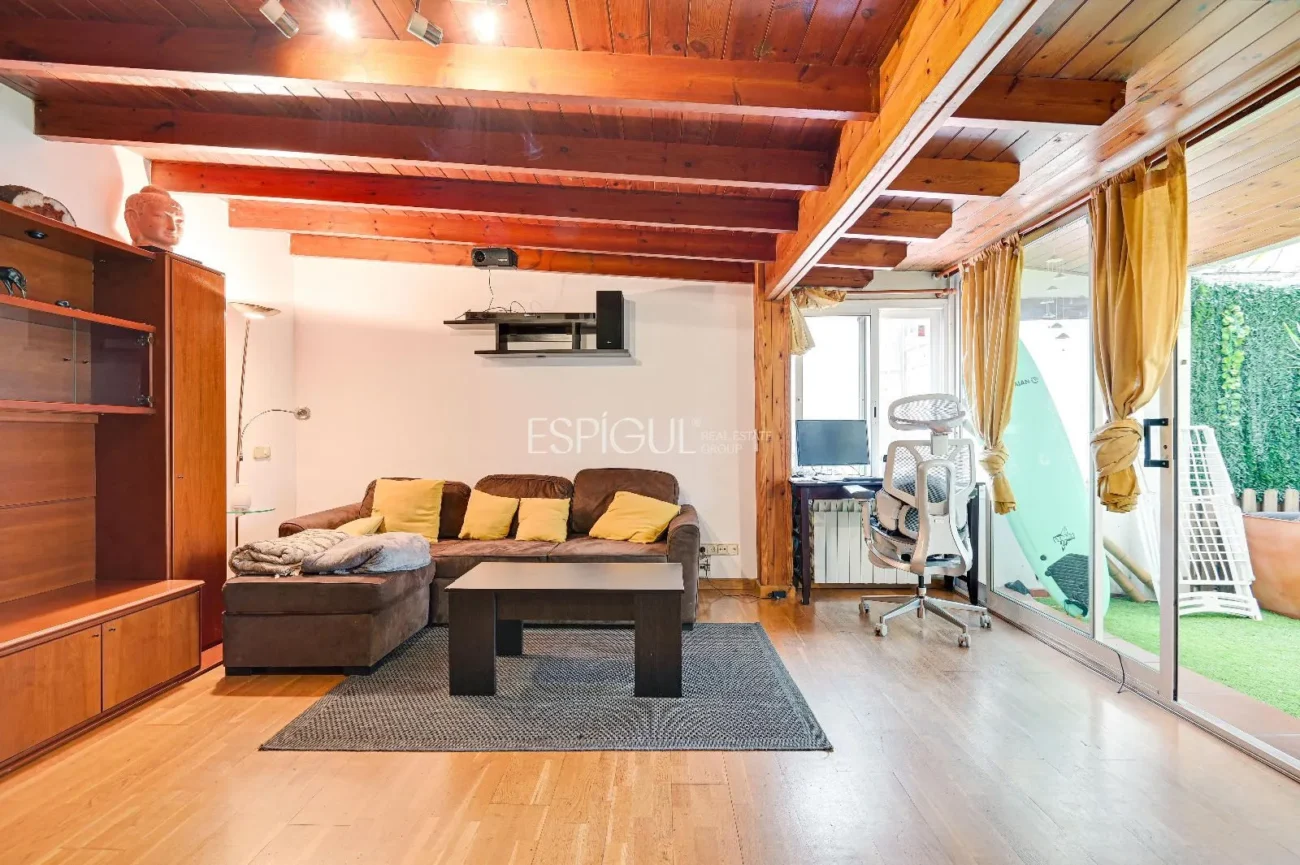 APARTMENT FOR SALE IN THE HEART OF EIXAMPLE