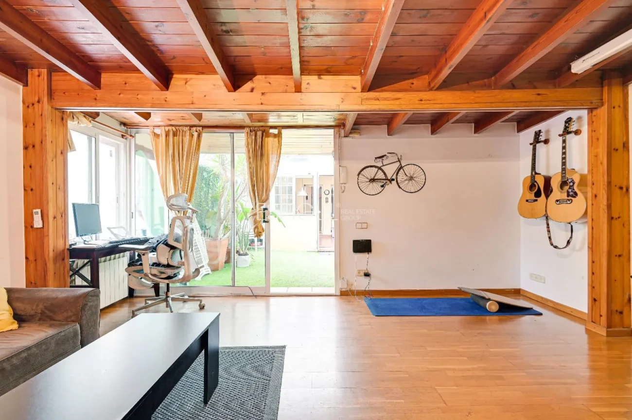 APARTMENT FOR SALE IN THE HEART OF EIXAMPLE