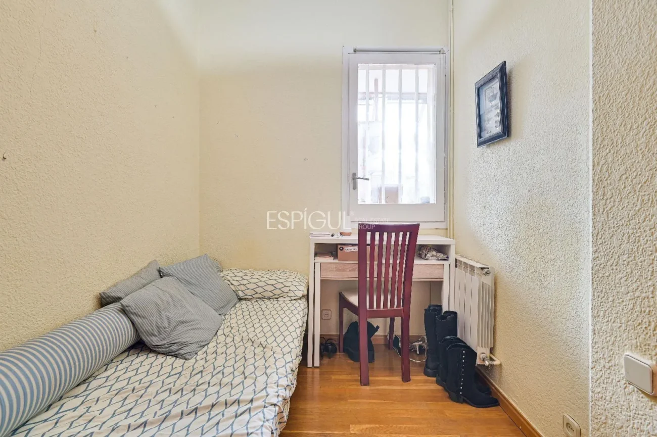 APARTMENT FOR SALE IN THE HEART OF EIXAMPLE