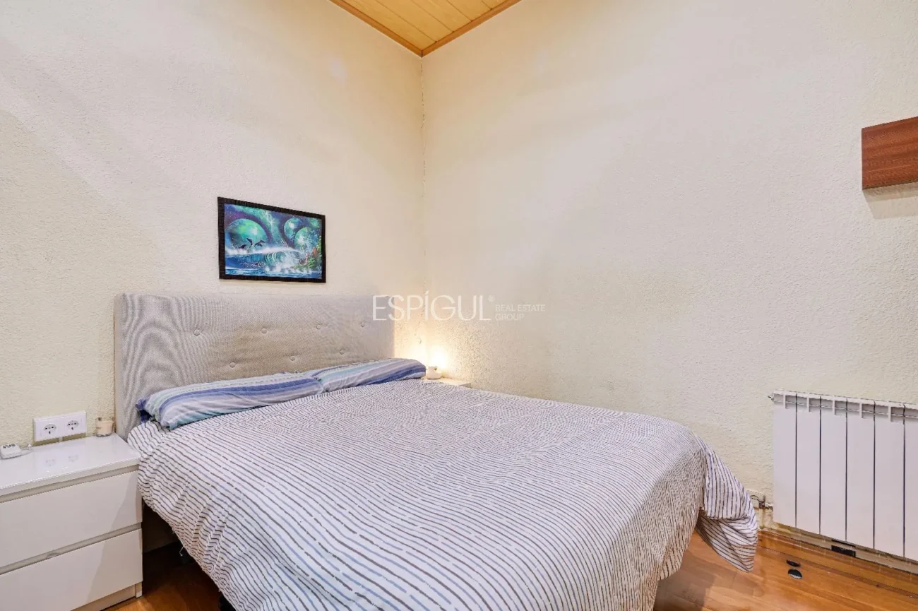 APARTMENT FOR SALE IN THE HEART OF EIXAMPLE