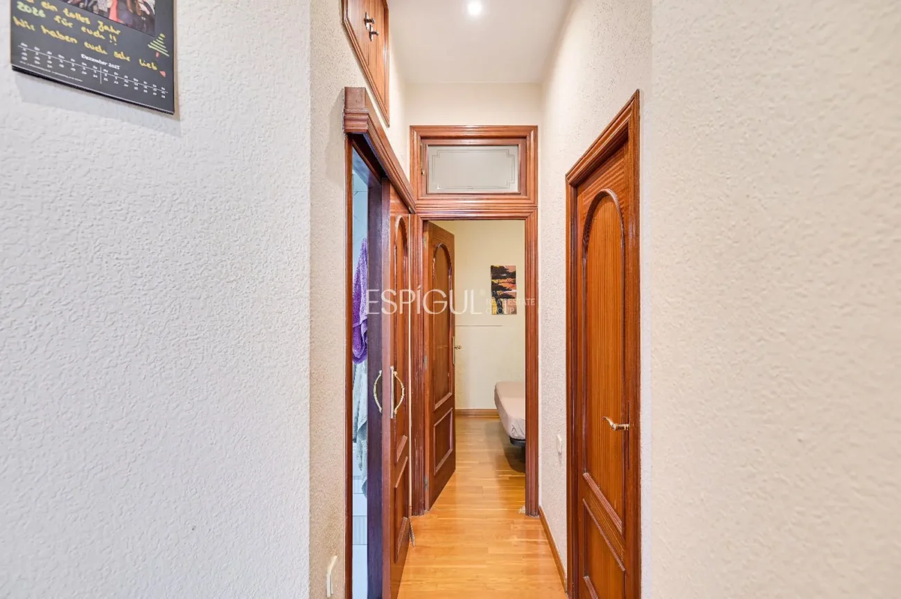 APARTMENT FOR SALE IN THE HEART OF EIXAMPLE