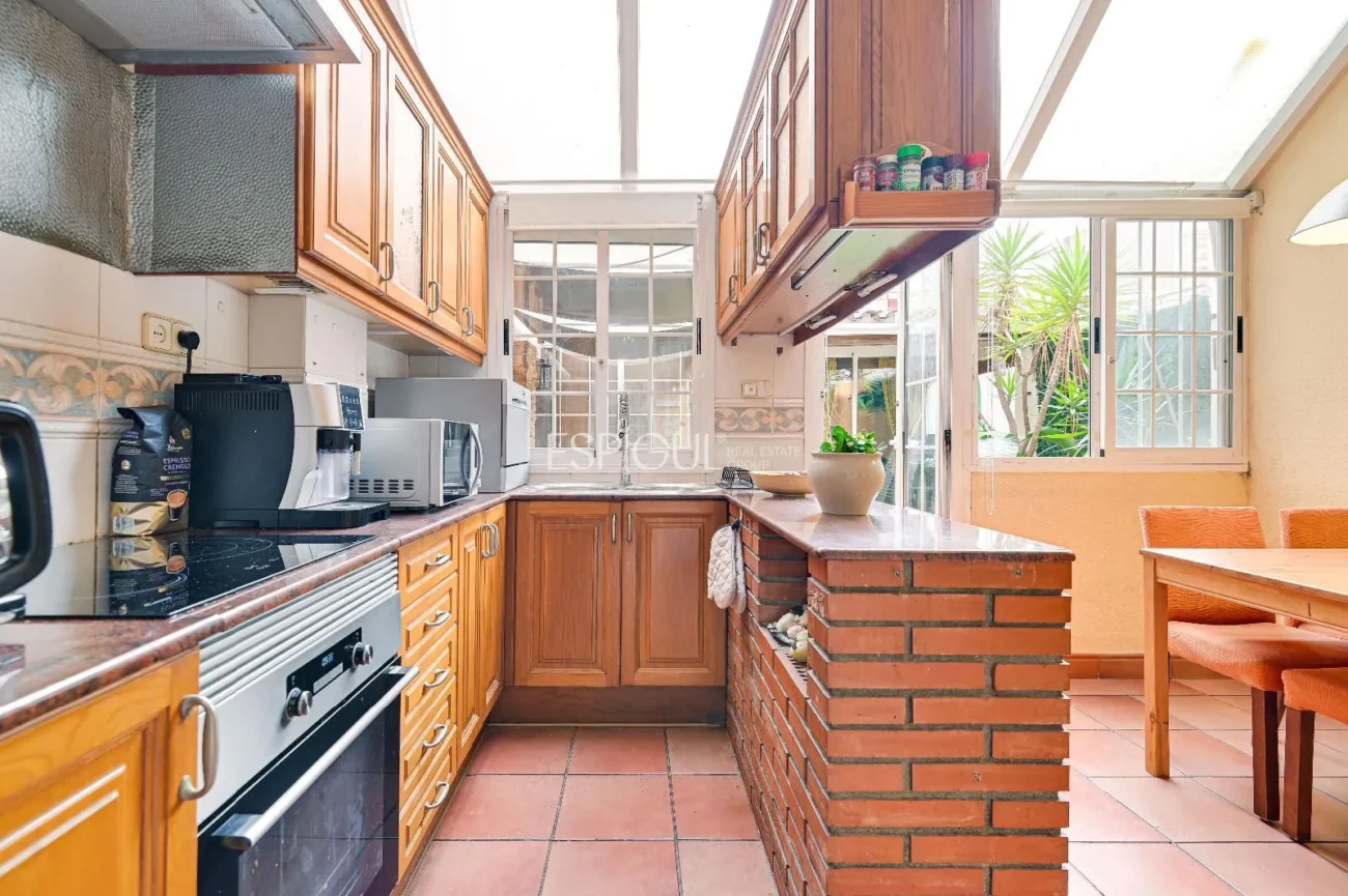 APARTMENT FOR SALE IN THE HEART OF EIXAMPLE