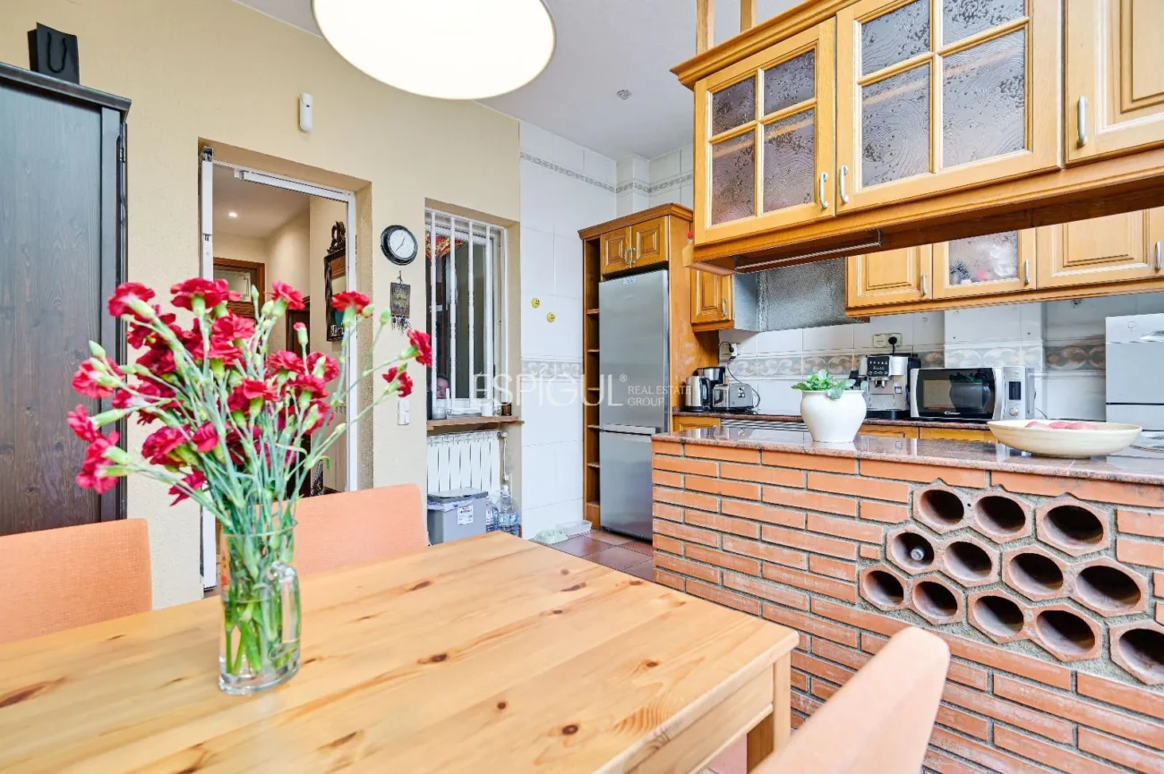APARTMENT FOR SALE IN THE HEART OF EIXAMPLE