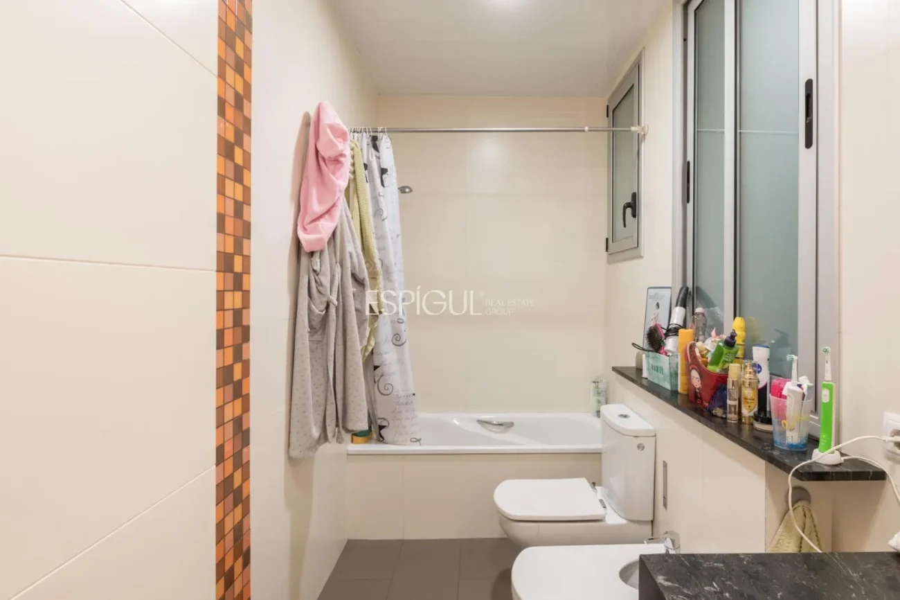 Apartment for sale in Antiga Esquerra de l’Eixample – Classic elegance and modern comfort