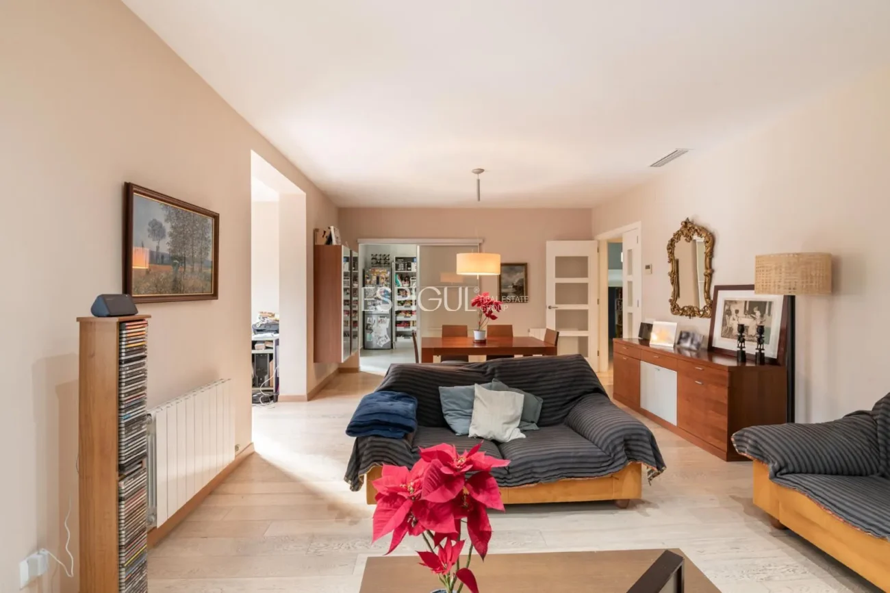 Apartment for sale in Antiga Esquerra de l’Eixample – Classic elegance and modern comfort
