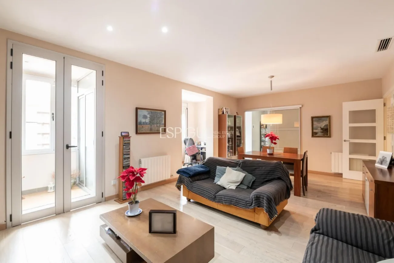 Apartment for sale in Antiga Esquerra de l’Eixample – Classic elegance and modern comfort