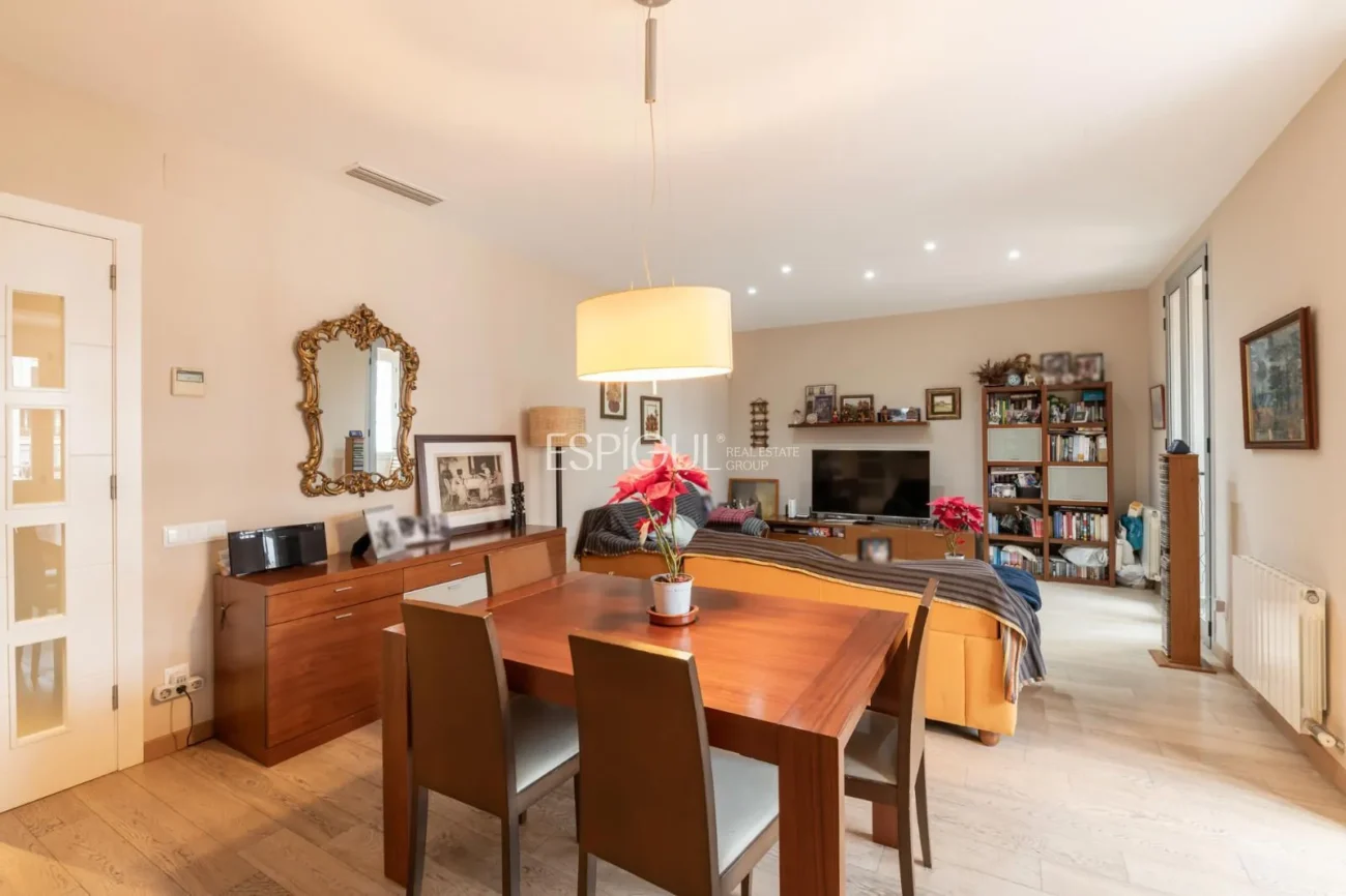 Apartment for sale in Antiga Esquerra de l’Eixample – Classic elegance and modern comfort