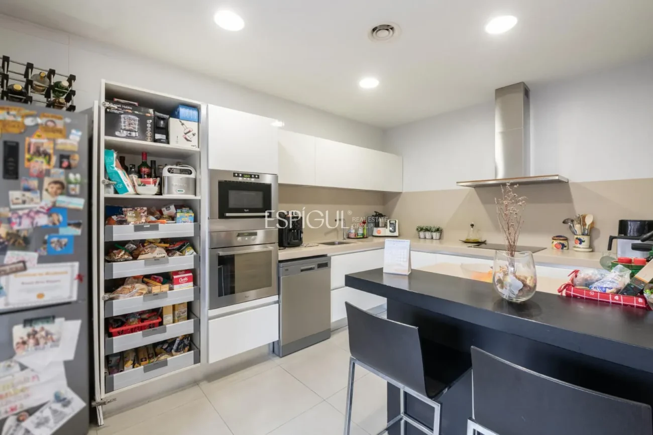 Apartment for sale in Antiga Esquerra de l’Eixample – Classic elegance and modern comfort