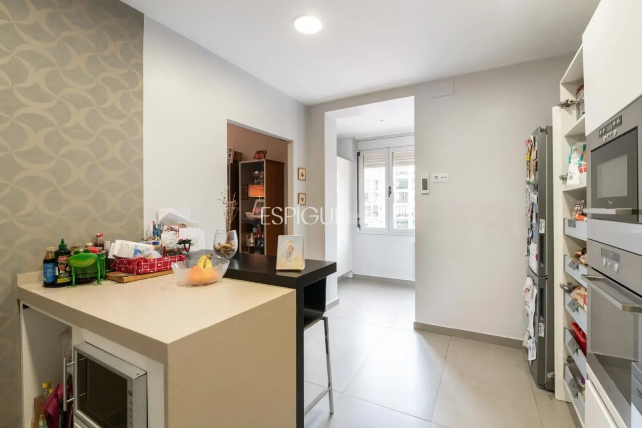 Apartment for sale in Antiga Esquerra de l’Eixample – Classic elegance and modern comfort