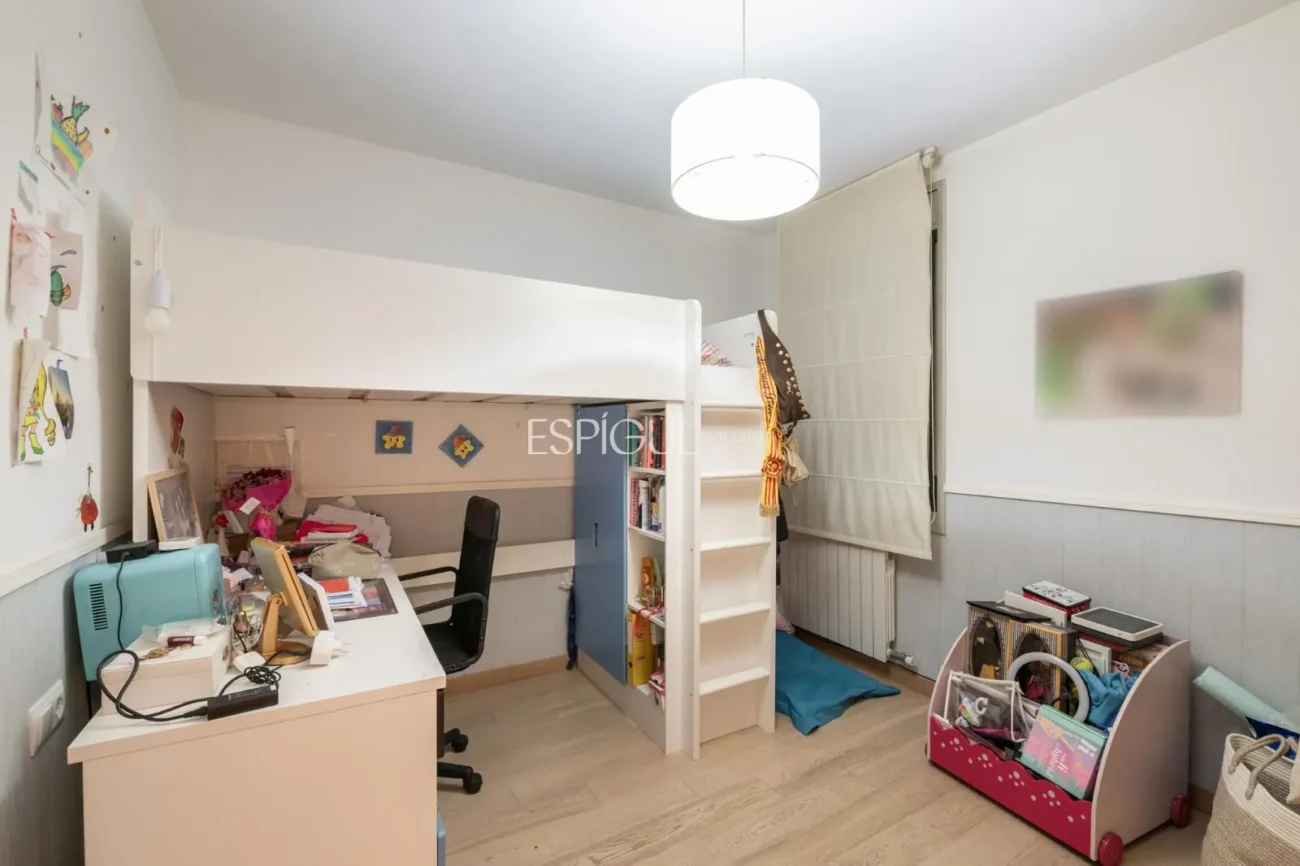 Wohnung zum Verkauf in der Antiga Esquerra de l’Eixample – Klassische Eleganz und moderner Komfort