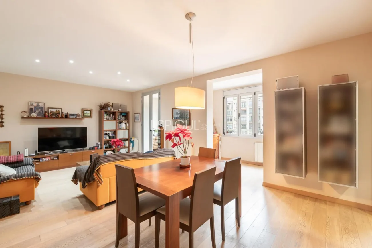 Apartment for sale in Antiga Esquerra de l’Eixample – Classic elegance and modern comfort